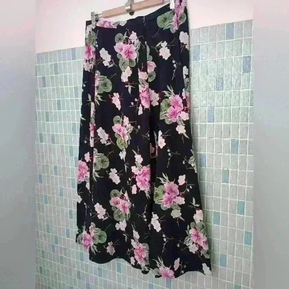 New York Clothing Company Floral Long Skirt with elastic waistband - Picture 3 of 11